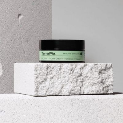 PRAH ZA KOŽU SA ZEOLITOM