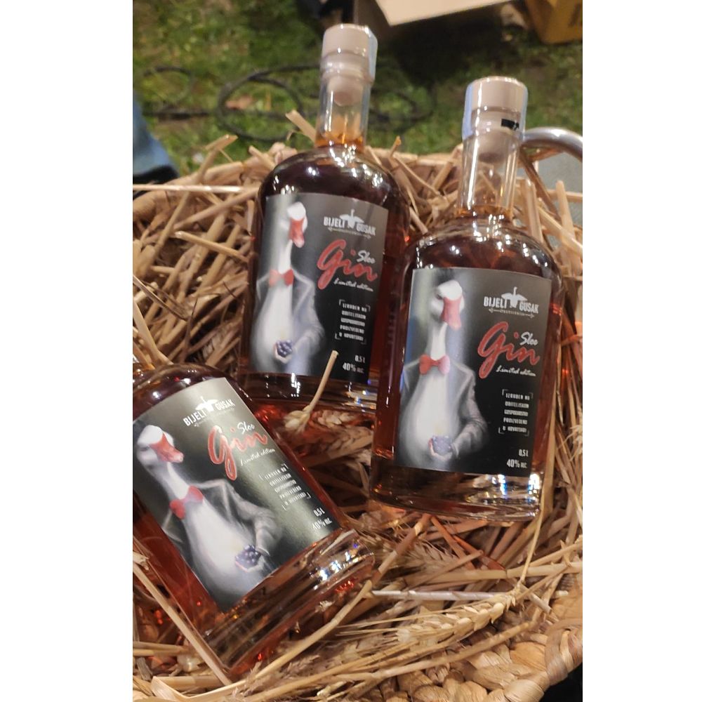 Sloe gin  thumbnail 3