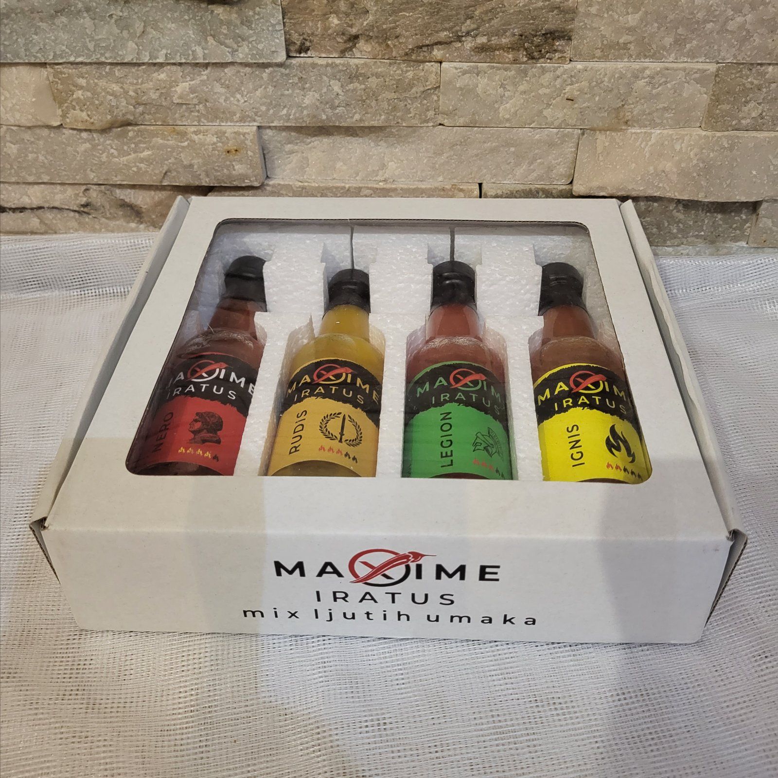 4 different - Image 1